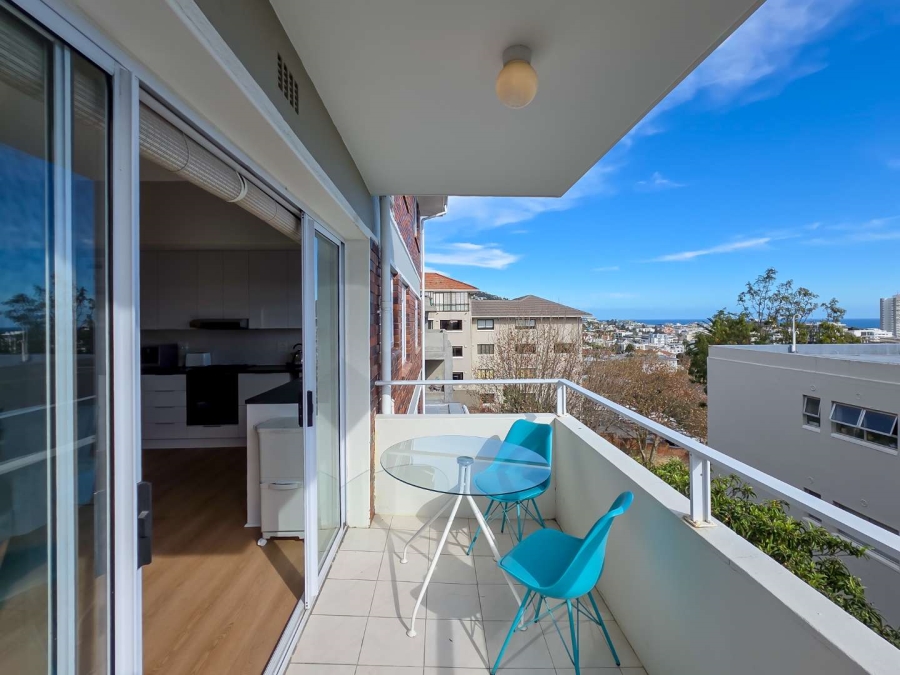To Let 2 Bedroom Property for Rent in Sea Point Western Cape